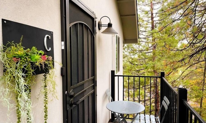 Apple Hill Condo | Cozy Family Friendly, 1st Apple Hill exit, Tahoe