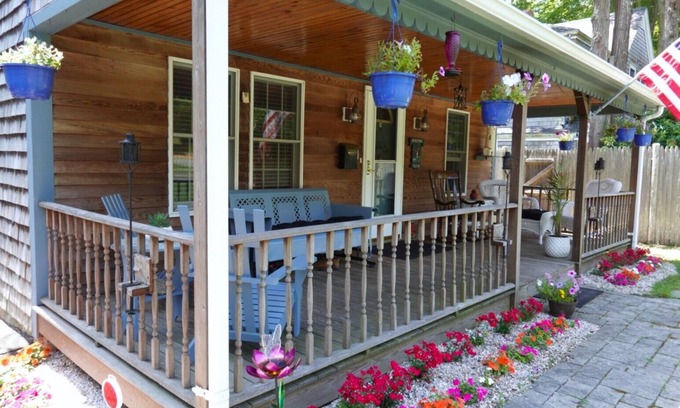 Falmouth Cottage | Cozy family-friendly cottage on beautiful Shining Sea bike trail