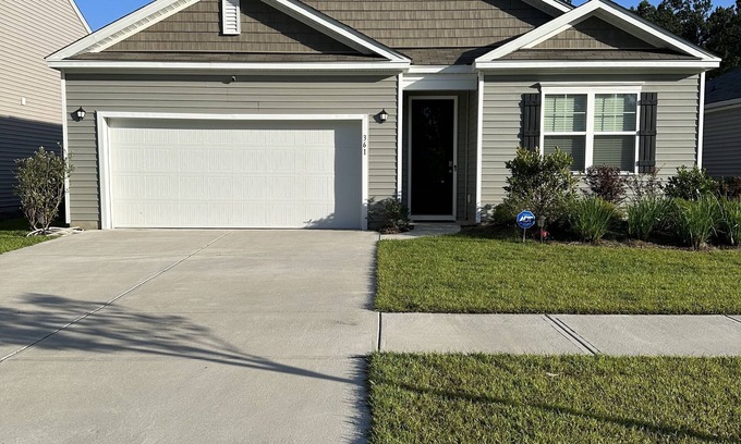Moncks Corner House | Cozy family home