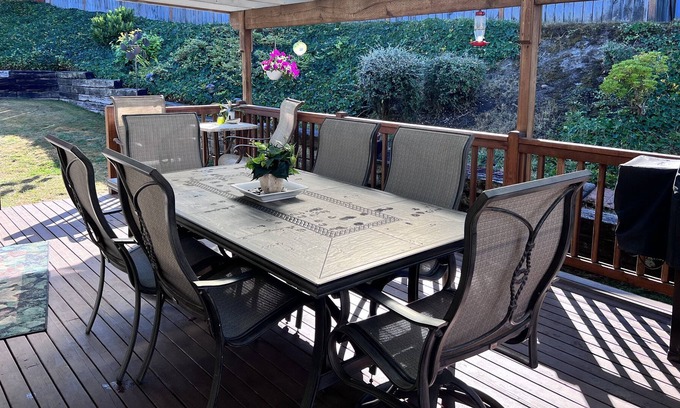 Marysville House | Cozy Family Rambler in Central Marysville. Mins to Golf Course, Shopping & Eats