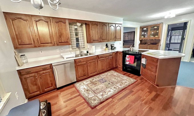 East Haven  Rutland County House | Cozy Family Ski Pad 20min to Killington - PROMO pricing, Washer/Dryer, Pets OK