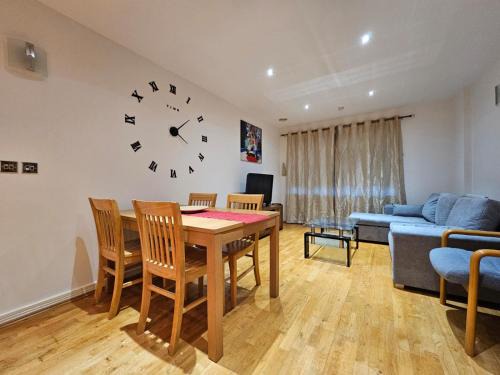 West Ealing Apartment | Cozy Flat close to central London