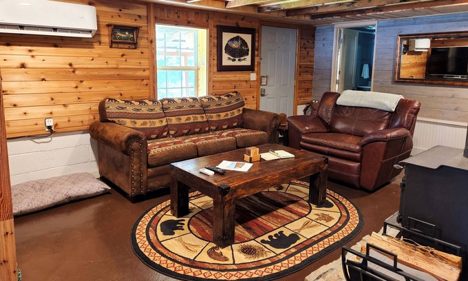 Garrison Cabin | Cozy Forest Earth Cabin with 96 acres of wildlife and hummingbird watching