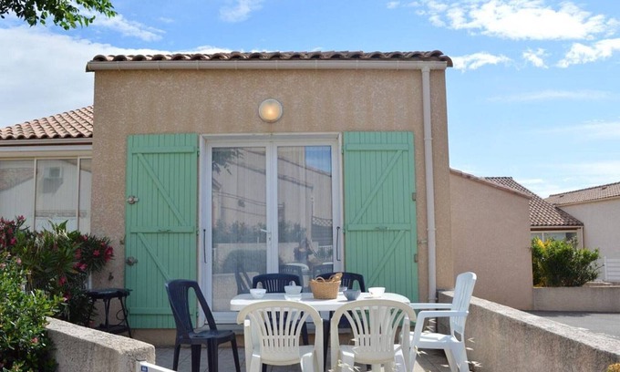 Saint-Pierre-la-Mer House | Cozy 2-Room Mezzanine House with Pool, Parking, and Terrace in Saint Pierre, 800m from Beach