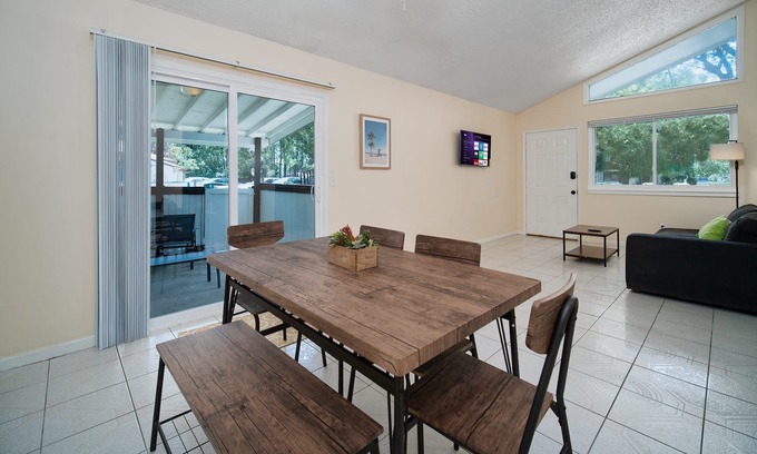 Southpoint Apartment | Cozy, fully-furnished 2BR/1BA apartment with ample parking in Jacksonville's Southside
