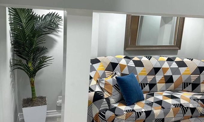 Erin Mills Apartment | Cozy Furnished 2BR basement!