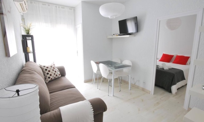 Gracia Apartment | Cozy Gaudí Apartment in Gracia