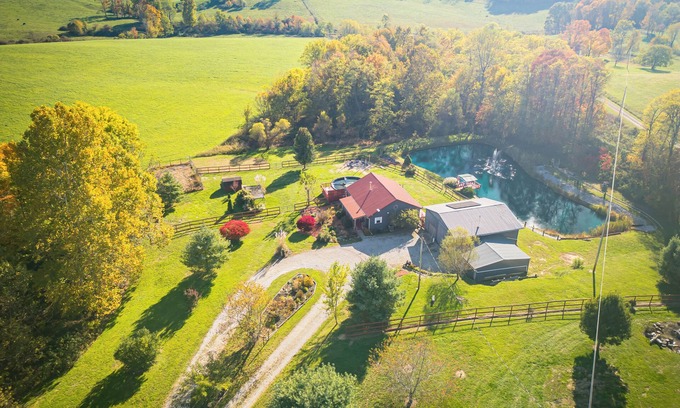 Rockbridge Cottage | Cozy Getaway: Location, Dogs Stay Free, Fenced Yard, Fishing Pond
