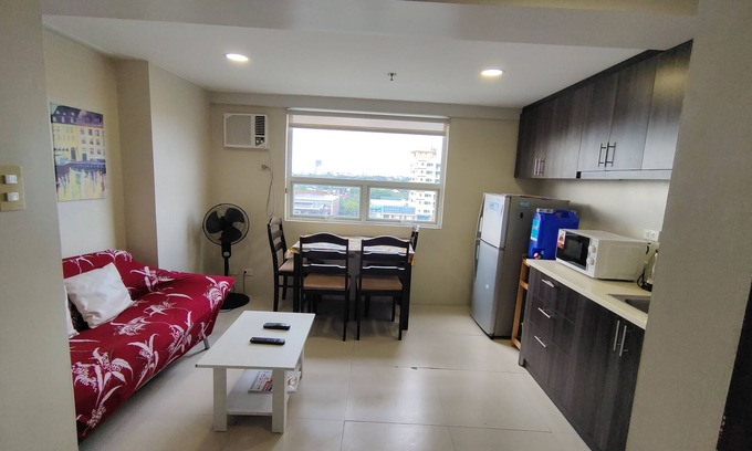 Valencia Apartment | Cozy Gilmore 2Bedroom Loft [Fast Fiber WIFI & Netflix]
