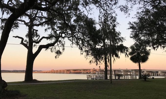 Brunswick House | Cozy Golden Isles River View Home