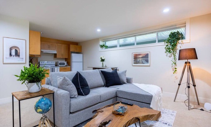 Canyon Heights House | Cozy Guest Suite w A/C & playground