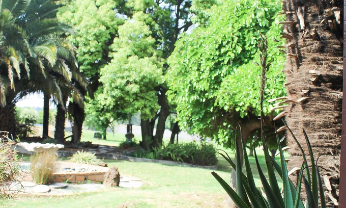 Greater Johannesburg Metropolitan Area House | Cozy Guesthouse in Sandton.