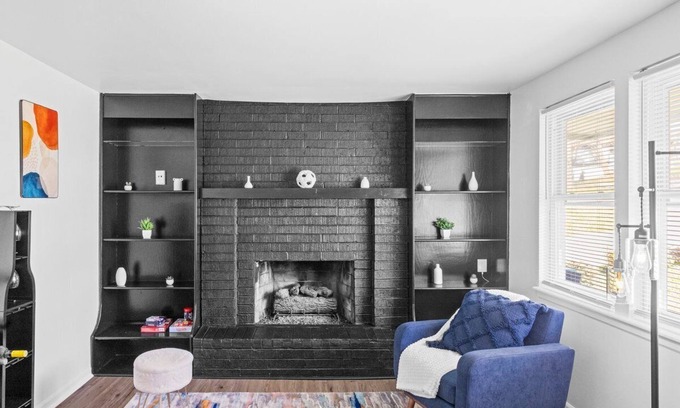 Parkville House | Cozy Haven with Modern Comforts