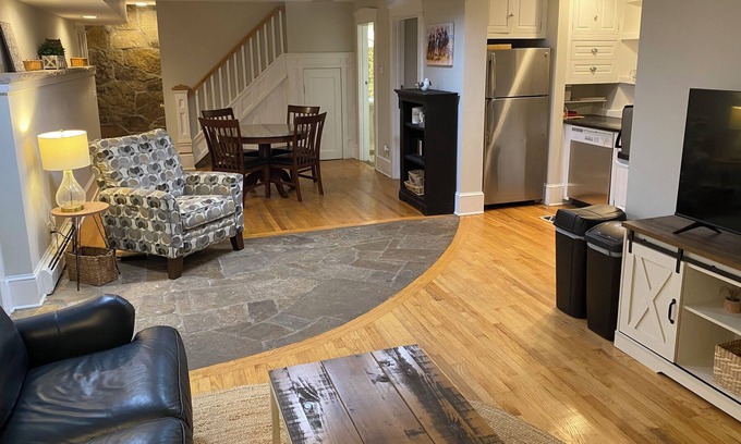 Rotterdam Junction Apartment | Cozy Hideaway! private apartment, minutes to downtown Saratoga Springs.