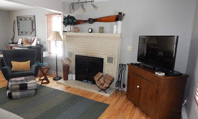 The Galena Territory Cottage | Cozy Hideaway with 3 Season Lake View