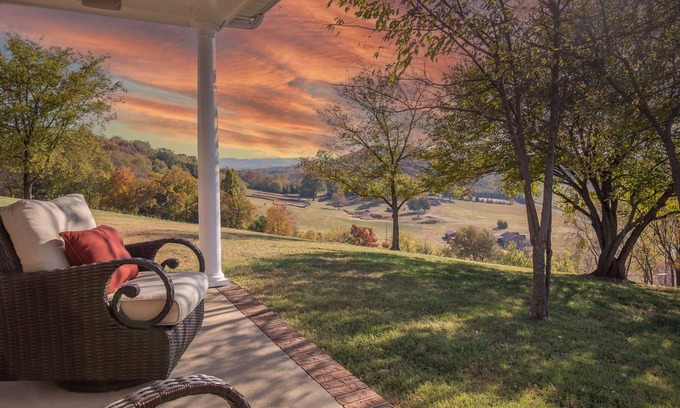 Thompson's Station Other | Cozy hilltop home with spectacular views