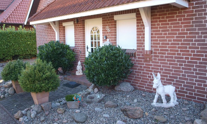 Burg auf Fehmarn Condo | Cozy holiday apartment with a south-facing terrace and 2 separate bedrooms.