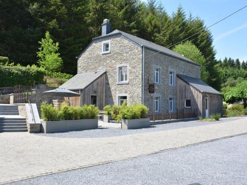 Gedinne House | Cozy Holiday Home in Gedinne near Forest