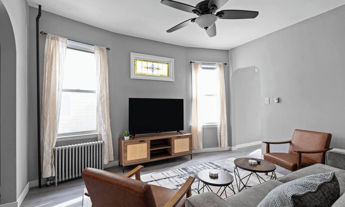 Wallington Apartment | Cozy Home, 19 min to NYC, 3 Car Driveway, Cozy Home, 19 min to NYC, 3 Car Driveway