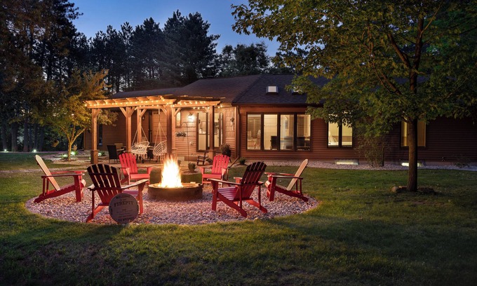 Wisconsin Dells House | Cozy Home Away From Home In Dells