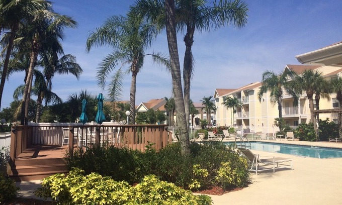 Ocean Side Village Condo | Cozy Home close to beachs and shops
