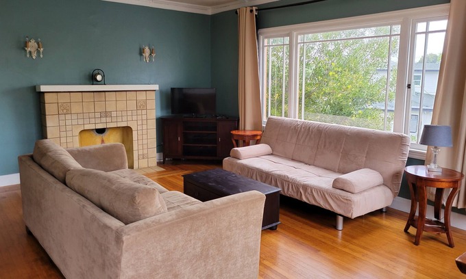Dimond House | Cozy Home convenient location