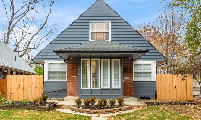 Grandview Heights Apartment | Cozy home - heart of the city close to everything!