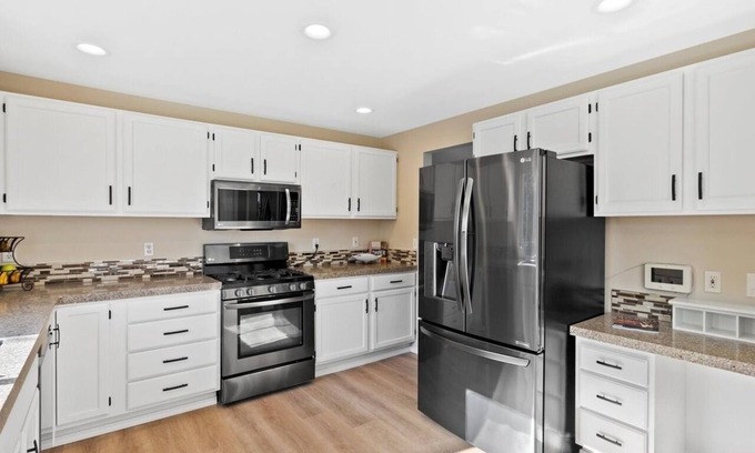 Auburn House | Cozy home in Auburn, 3 minutes to Pacific Raceway and 20mins from airport