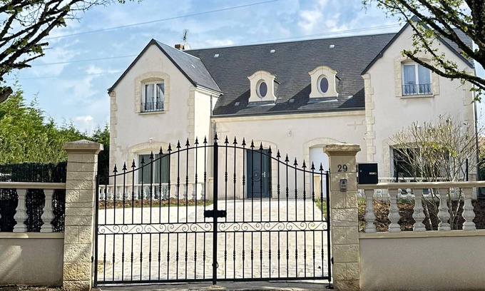 Blois House | Cozy home in BLOIS with WiFi