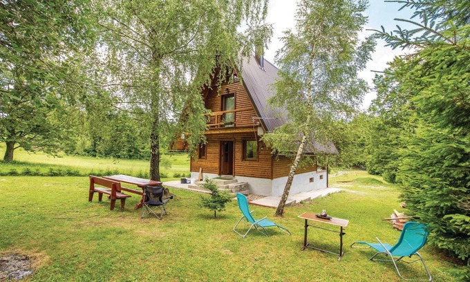 Delnice House | Cozy home in Delnice with kitchen