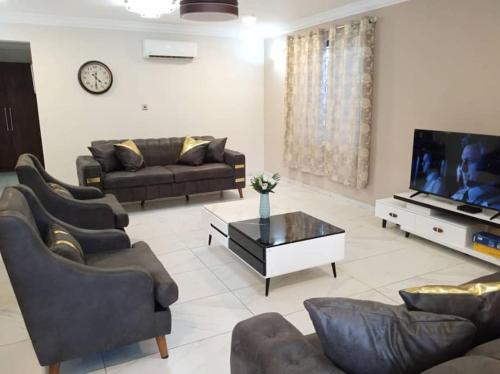Santeo House | Cozy home in East Legon Hills