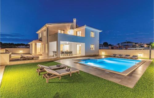 Galizana House | Cozy Home In Galizana With Wifi