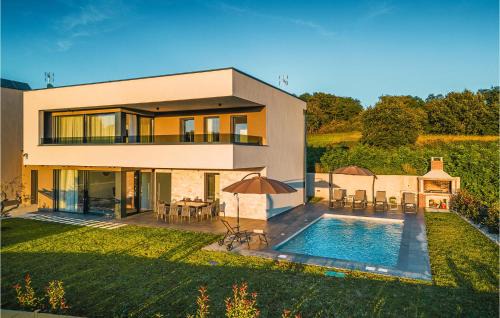 Kastelir House | Cozy Home In Kastelir With Sauna