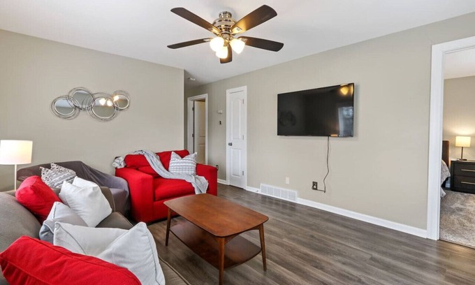 Como Apartment | Cozy Home In Lake Geneva WI Area