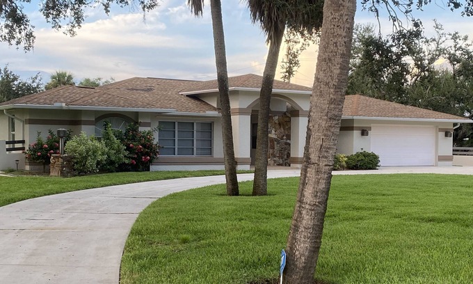 Lochmoor Waterway Estates House | Cozy home in North Fort Myers