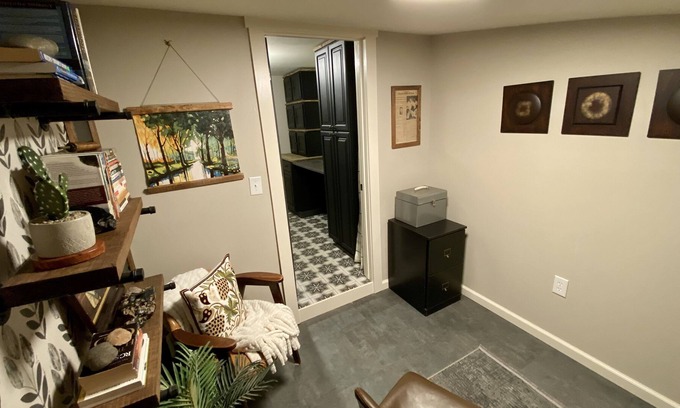 Waleska House | Cozy home in the heart of Waleska! Right beside Reinhardt University.