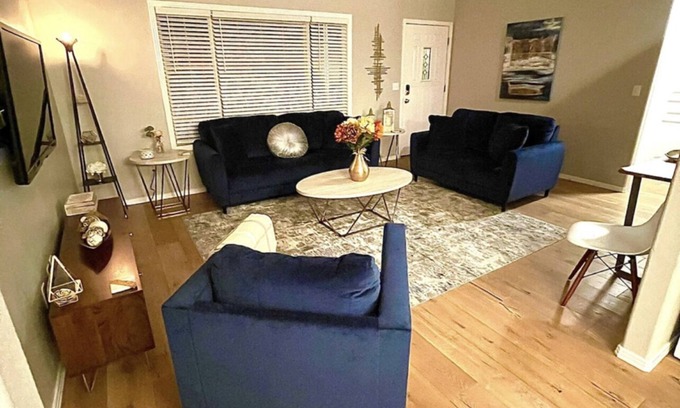 Southwest Ada County Alliance House | Cozy home located next to everything you need ✈️🛍🛣🍽