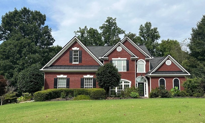 Sugar Hill House | Cozy home minutes to Lake Lanier, Golf Course & Downtown Sugar Hill