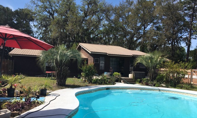 Northside House | Cozy home near airport and zoo, pet-friendly