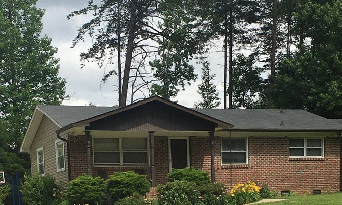Westport House | Cozy Home near Lake Norman with Nearby Pond