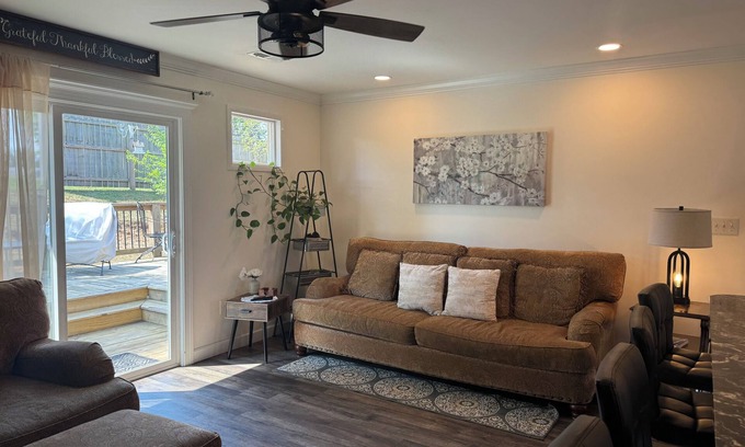 Seymour House | Cozy Home Near The Smokey MTNS & DTW Knoxville. Fall Discounts-130 a night