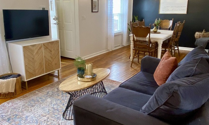 Mount Vernon House | Cozy home on quiet street, close to universities and bike path!