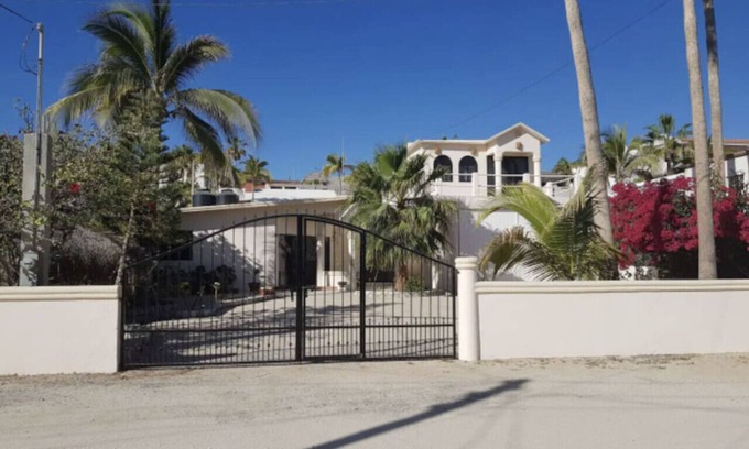 Buenavista Apartment | Cozy Home One Off the Beach