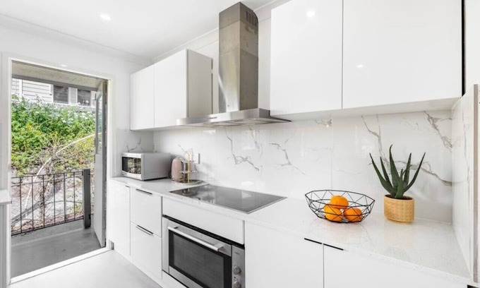 Indooroopilly House | Cozy Home/Prime Spot/Near Shops