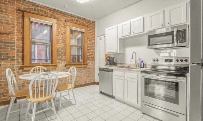 Old Northside Apartment | Cozy Home w Exposed Brick, Walk Downtown
