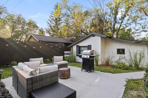 Canandaigua House | Cozy Home W/King Bed & Lake access