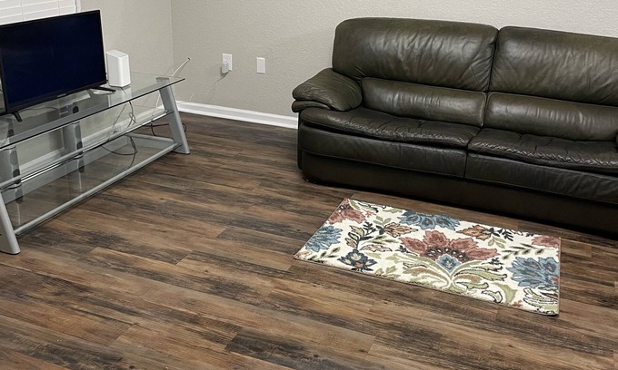 Jacksonville House | Cozy Home with free parking, wifi, and a backyard for you!