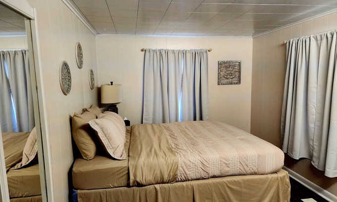 Grove Cabin | Cozy Honey Creek Hideaway, comfortable sleeping for 8 at Grand Lake!
