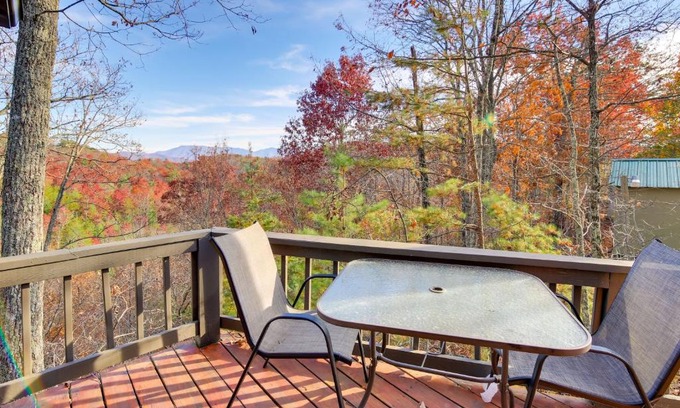 Cosby Apartment | Cozy Hope Cabin Vacation Rental in Cosby with View