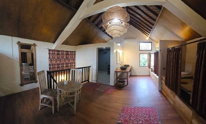 Umalas Hotel | Cozy Hostel. Male 4 Bed Dorm. Restup! Umalas